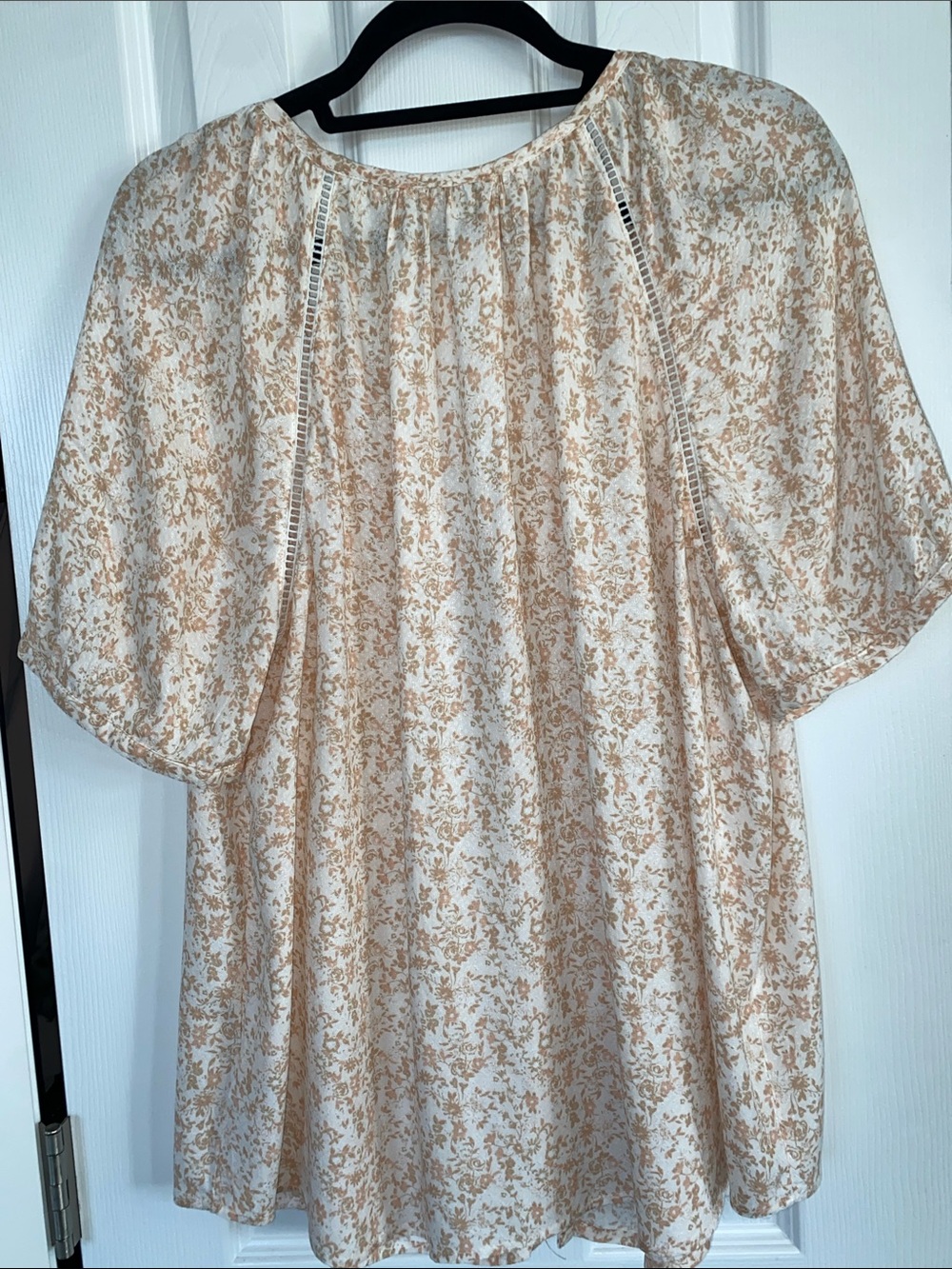 ANGELS-Forever Young Cream Pink & Tan Floral Button-Front Women's Top Sz Large - Picture 2 of 14
